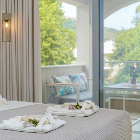 Maria Elena Suites ลีเมนาส ภายนอก รูปภาพ